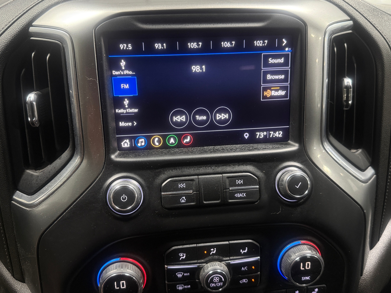Thumbnail: 2019 Chevrolet Silverado 1500 - 3