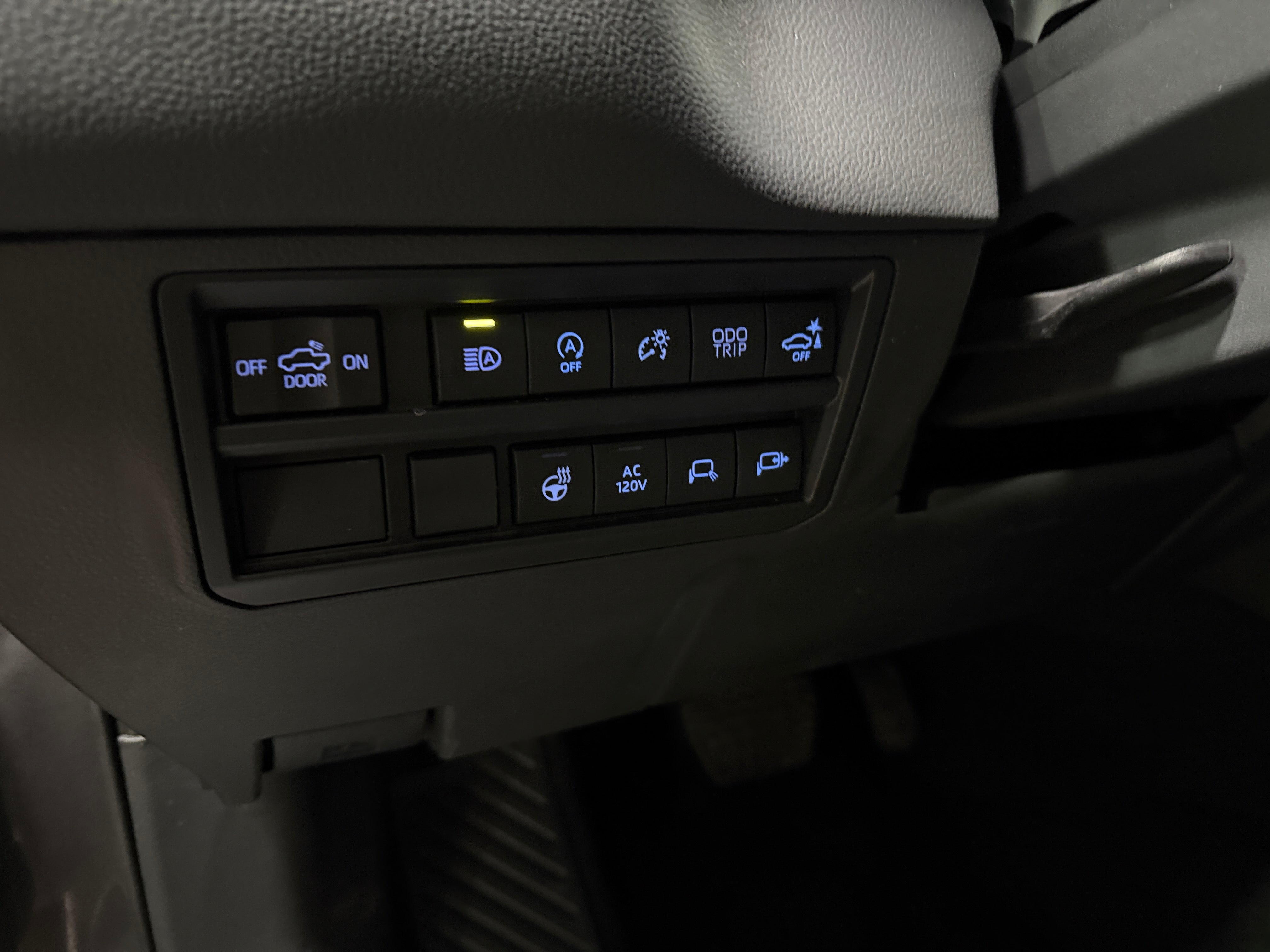 2023 Toyota Tundra Limited - Photo 11
