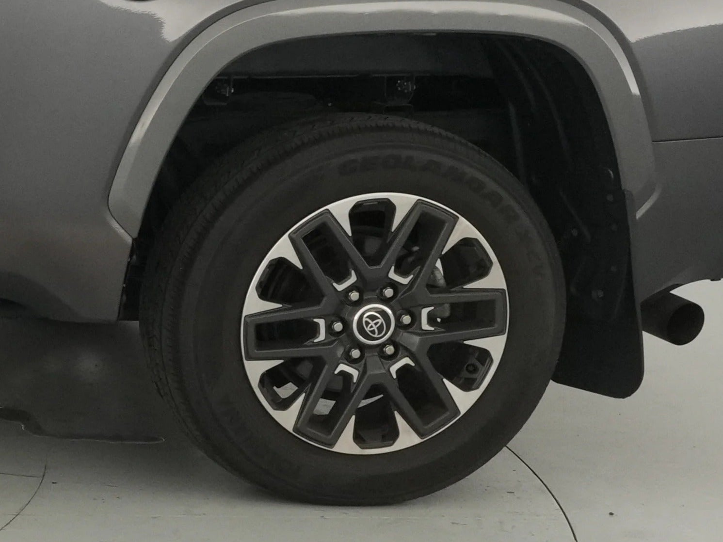2023 Toyota Tundra Limited - Photo 17