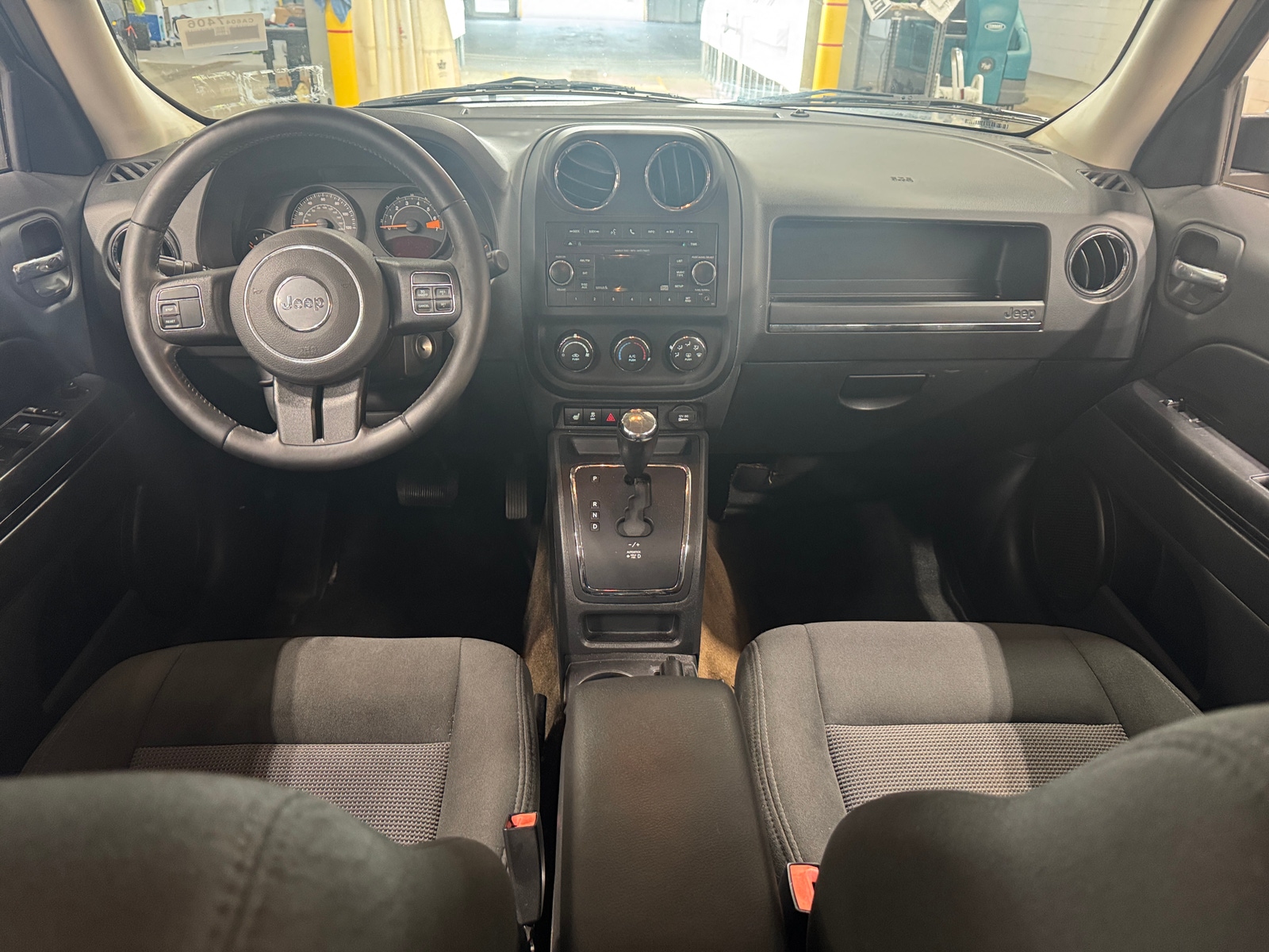 Thumbnail: 2016 Jeep Patriot - 3