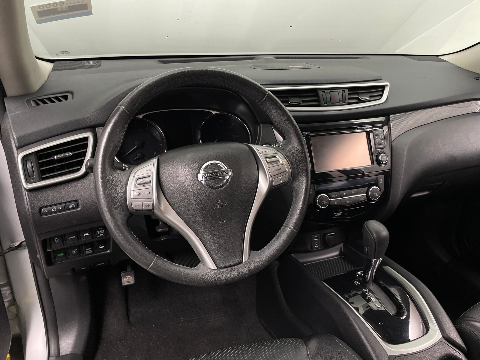Thumbnail: 2016 Nissan Rogue - 4