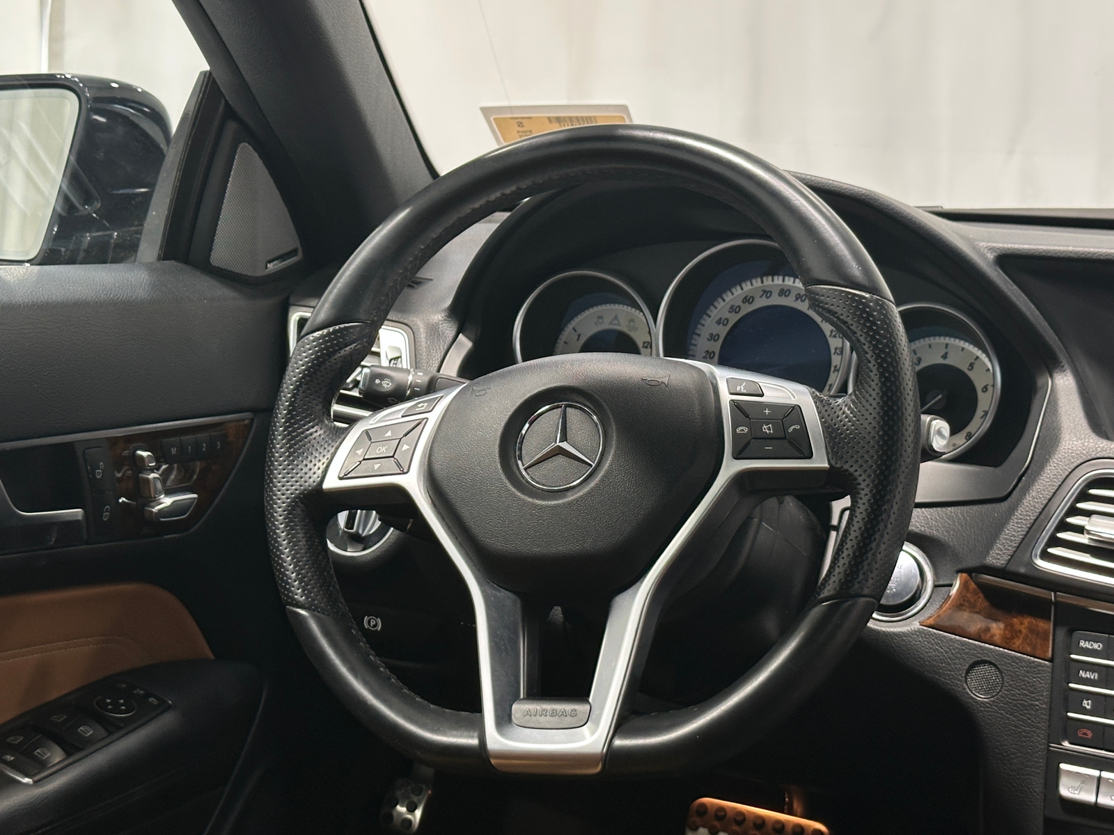 Thumbnail: 2017 Mercedes-Benz E-Class - 4