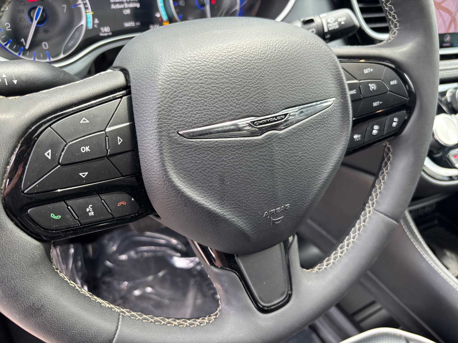 Thumbnail: 2025 Chrysler Pacifica - 4