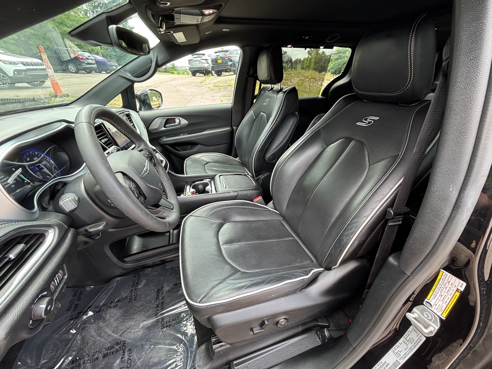 Thumbnail: 2025 Chrysler Pacifica - 2