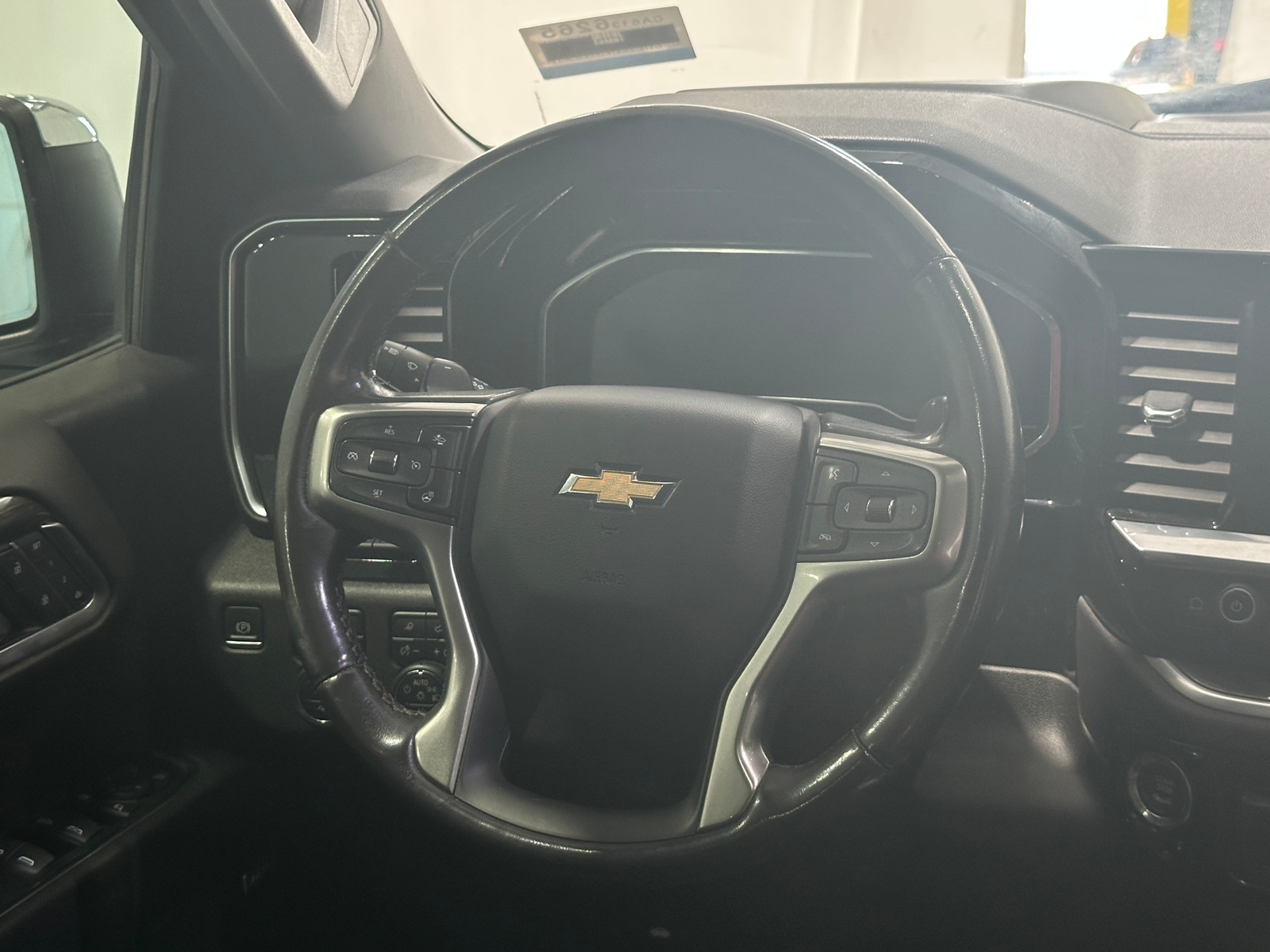 Thumbnail: 2022 Chevrolet Silverado 1500 - 4