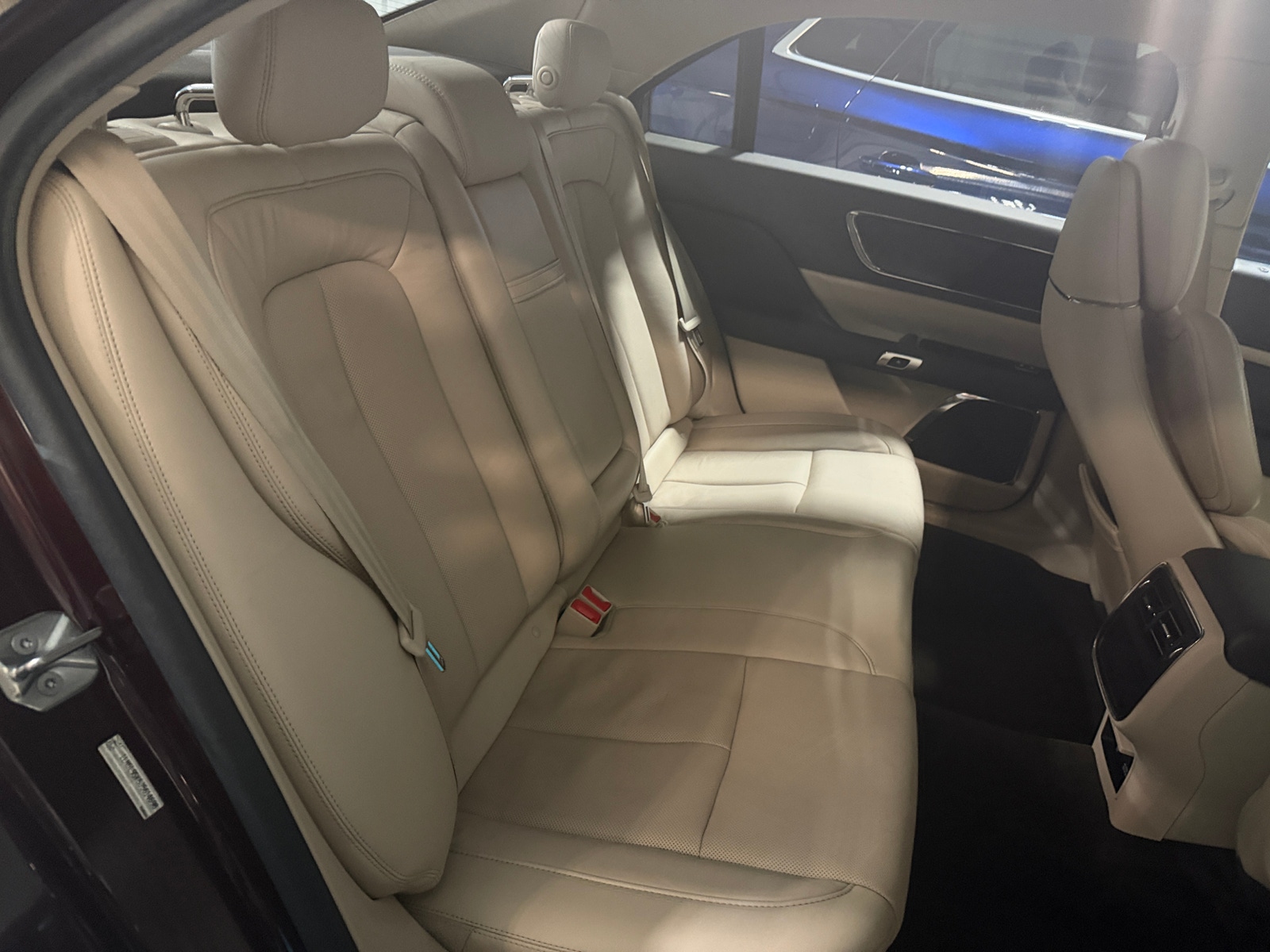 Thumbnail: 2018 Lincoln Continental - 5
