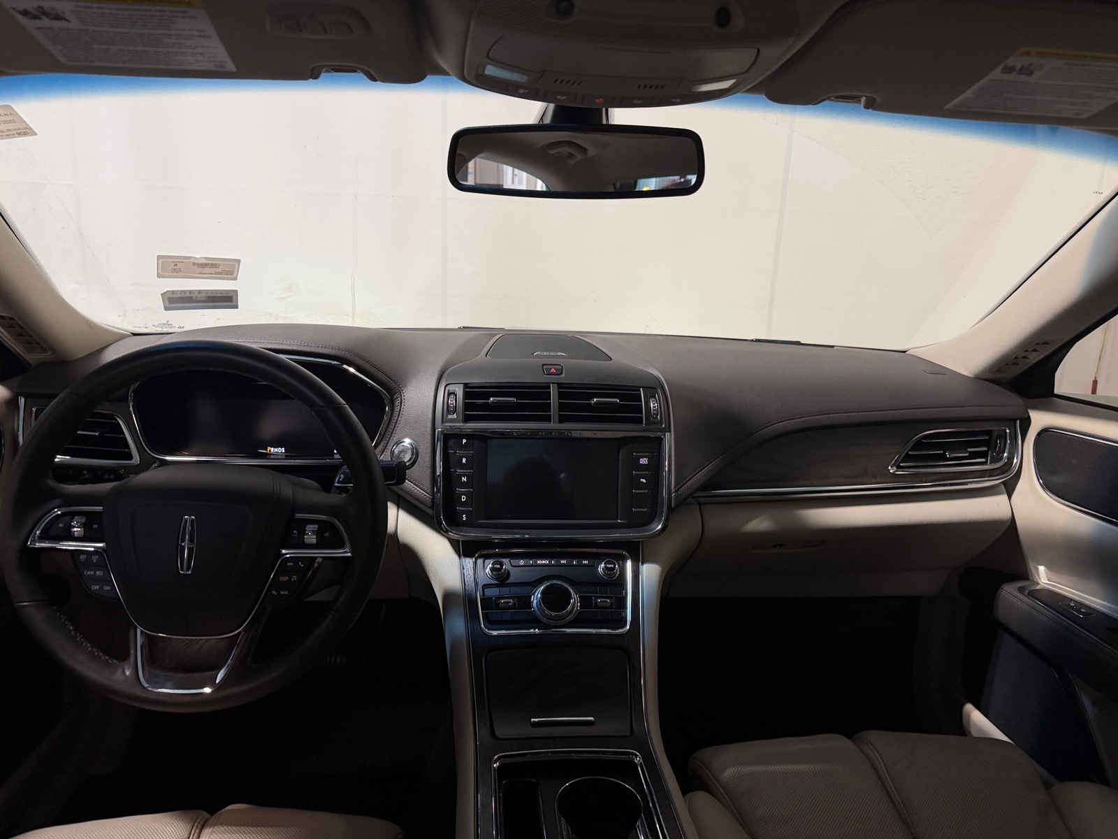 Thumbnail: 2018 Lincoln Continental - 2