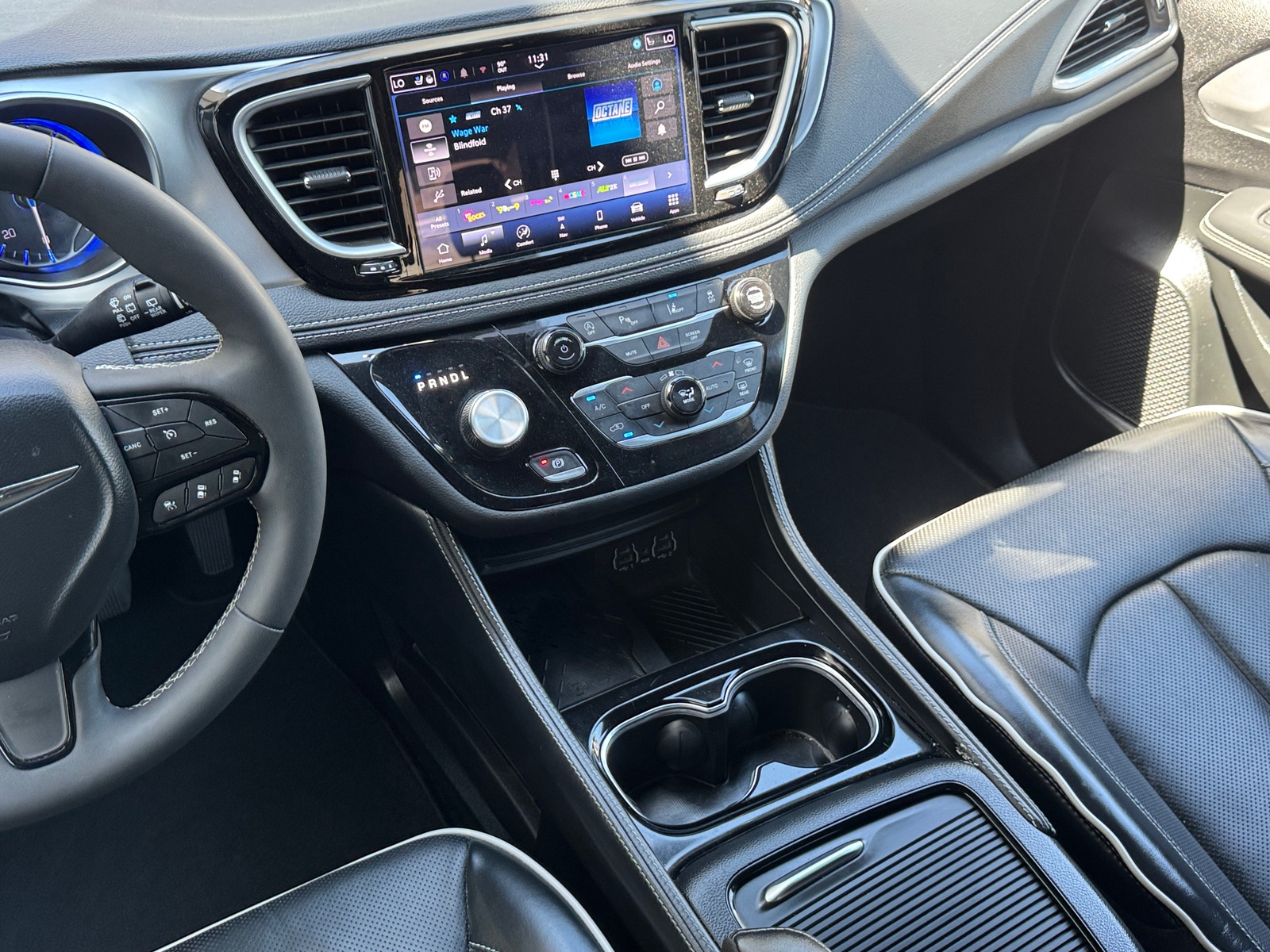 Thumbnail: 2025 Chrysler Pacifica - 4
