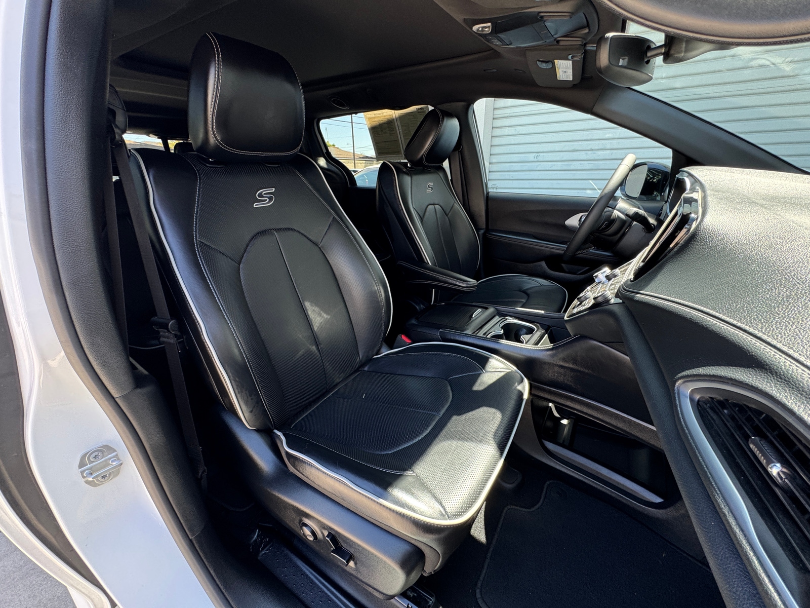 Thumbnail: 2025 Chrysler Pacifica - 2