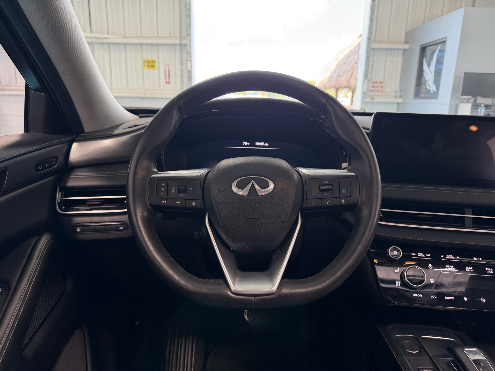 Thumbnail: 2023 INFINITI QX60 - 4