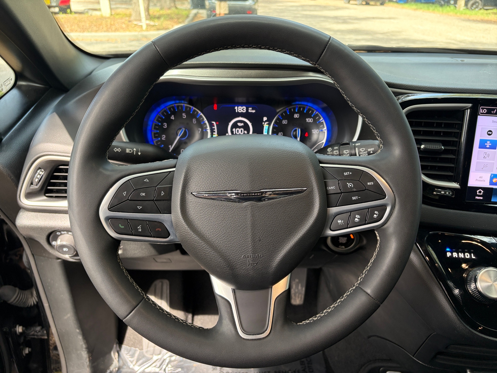 Thumbnail: 2025 Chrysler Pacifica - 4