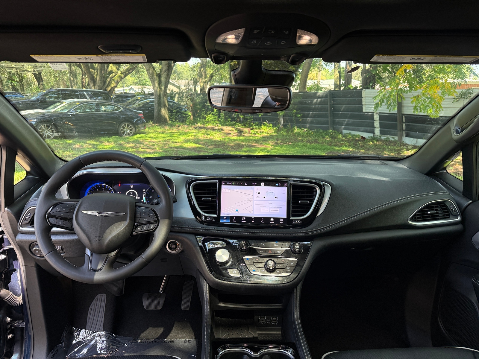 Thumbnail: 2025 Chrysler Pacifica - 3