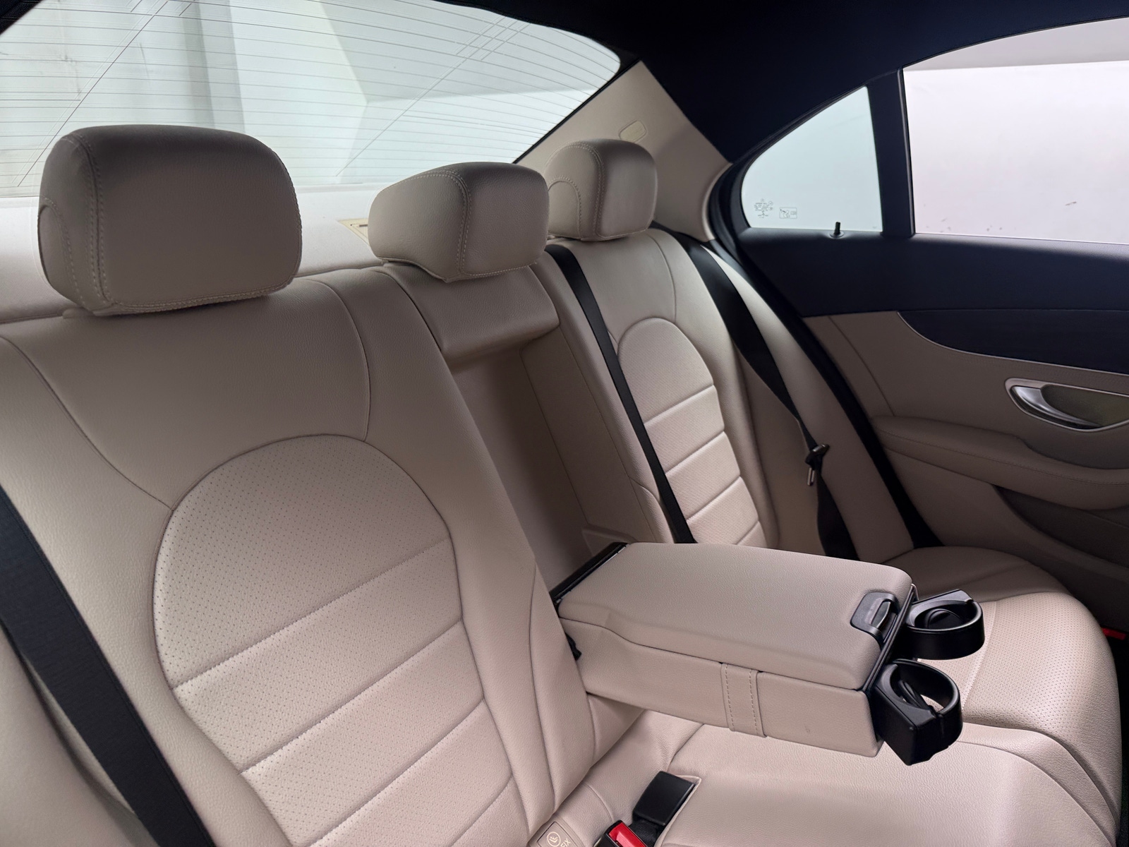 Thumbnail: 2016 Mercedes-Benz C-Class - 6