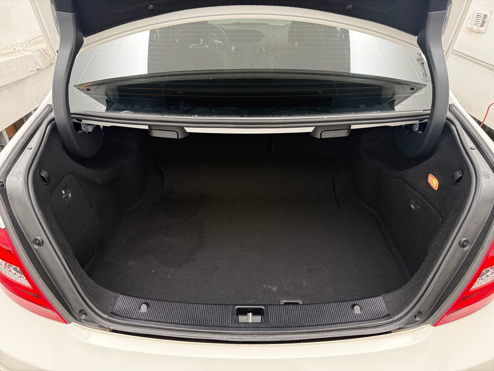 Thumbnail: 2014 Mercedes-Benz C-Class - 6