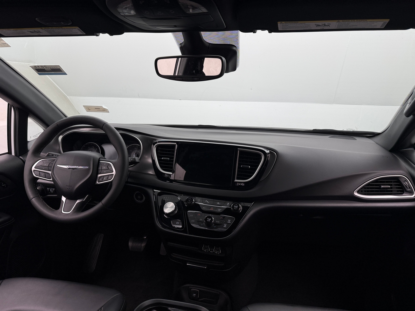 Thumbnail: 2025 Chrysler Pacifica - 2