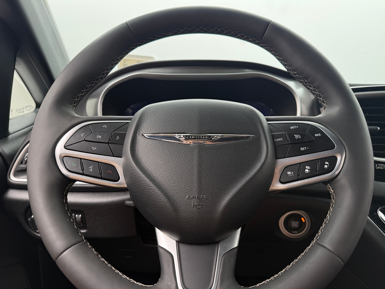 Thumbnail: 2025 Chrysler Pacifica - 4