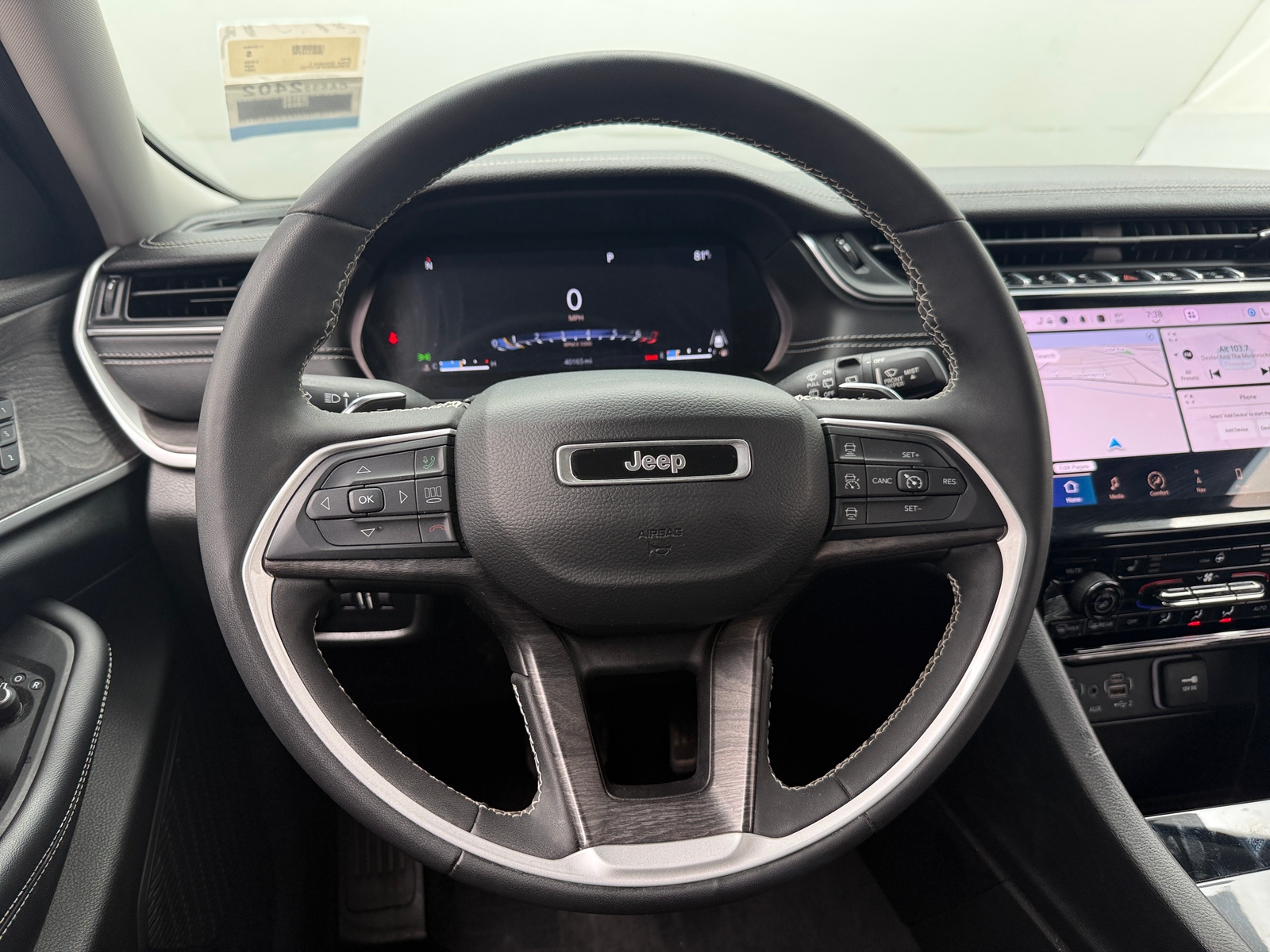 Thumbnail: 2023 Jeep Grand Cherokee L - 4