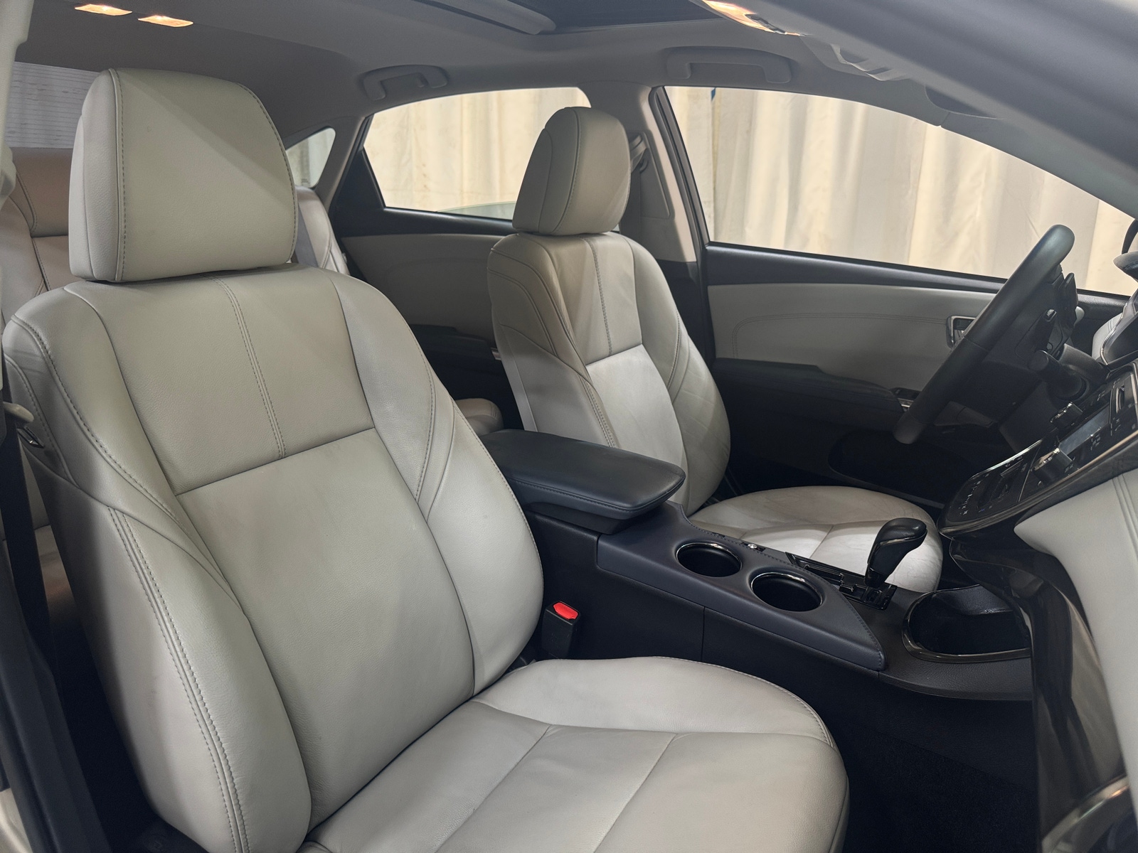 Thumbnail: 2015 Toyota Avalon - 2