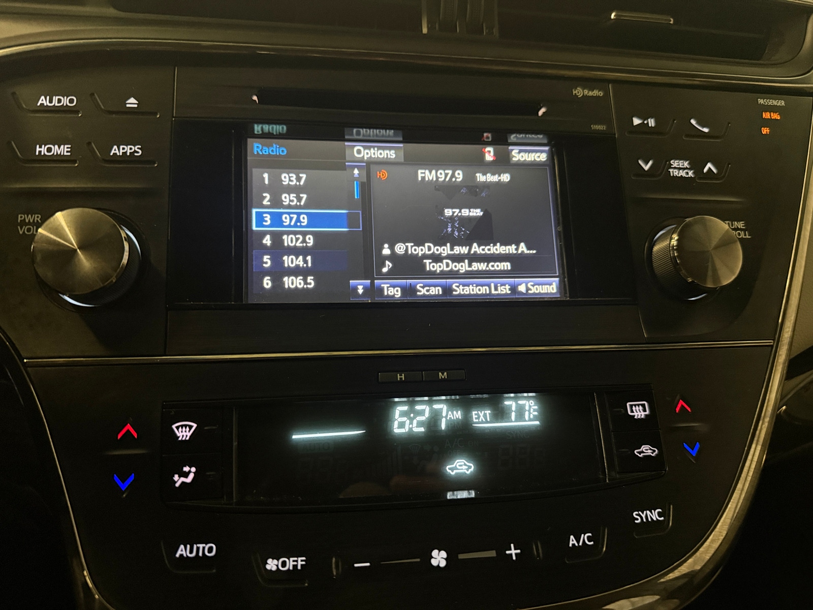 Thumbnail: 2015 Toyota Avalon - 4