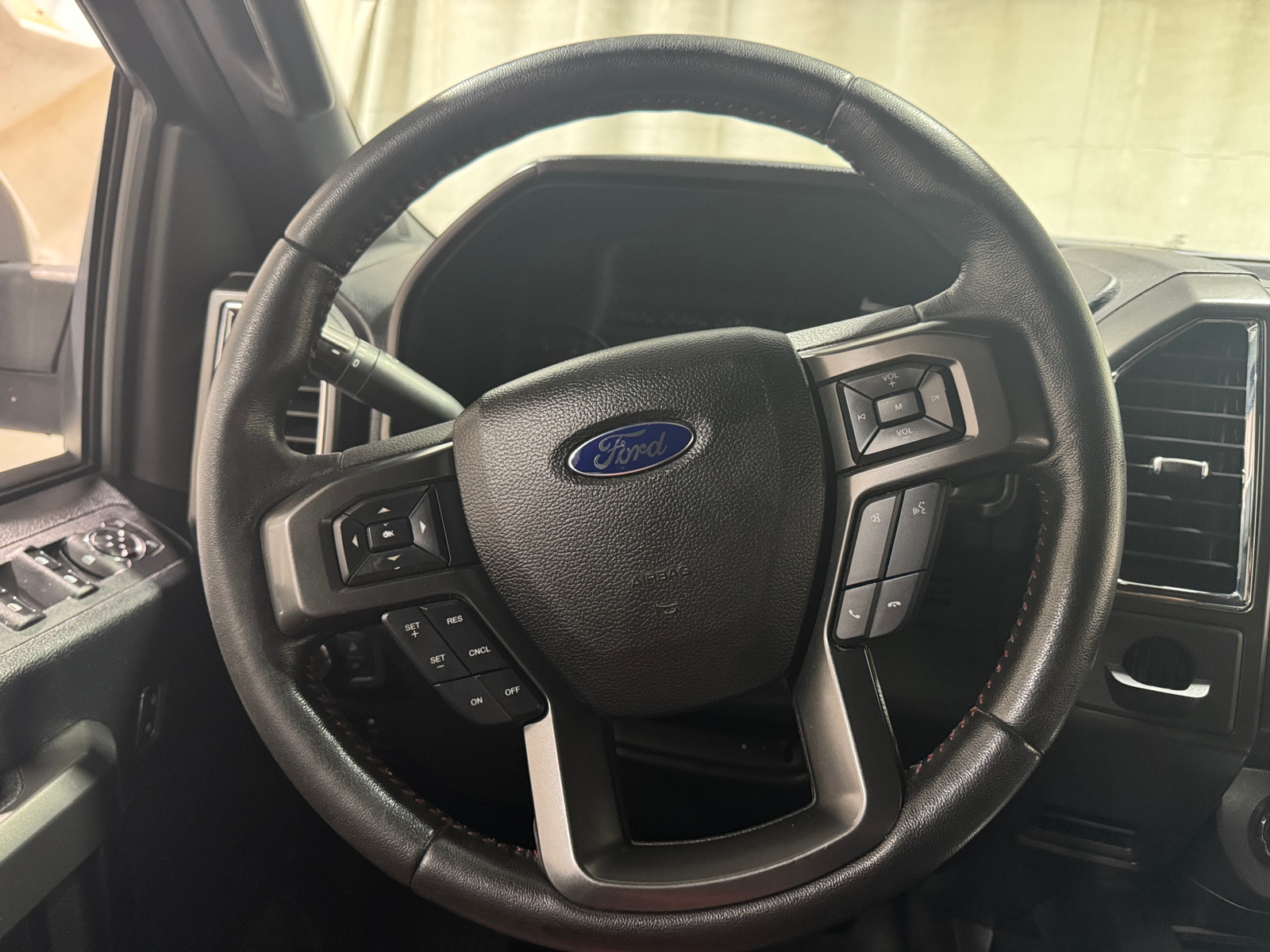 Thumbnail: 2016 Ford Econoline - 5