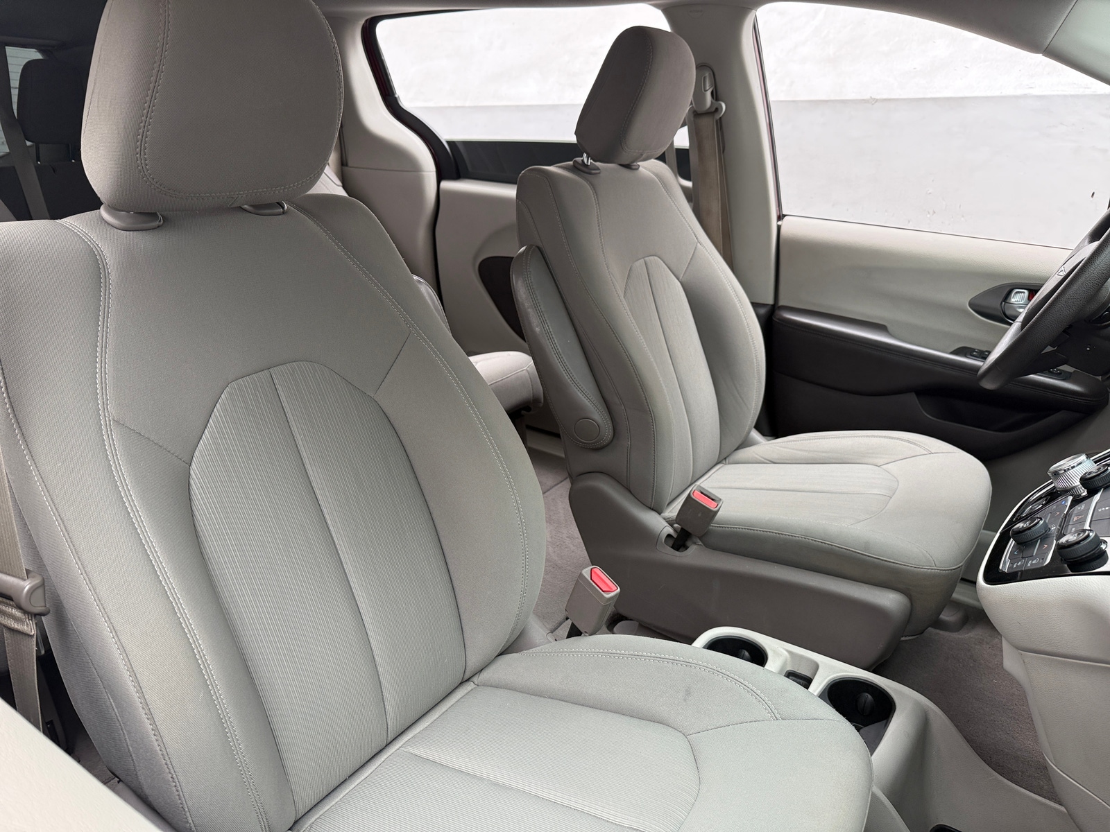 Thumbnail: 2017 Chrysler Pacifica - 2