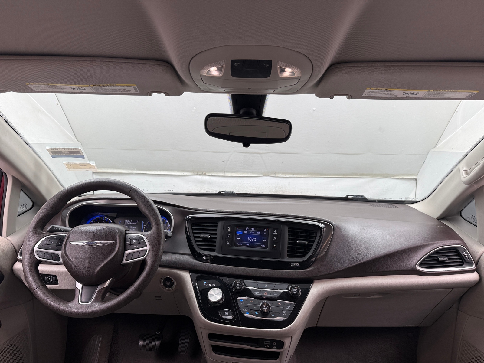 Thumbnail: 2017 Chrysler Pacifica - 3