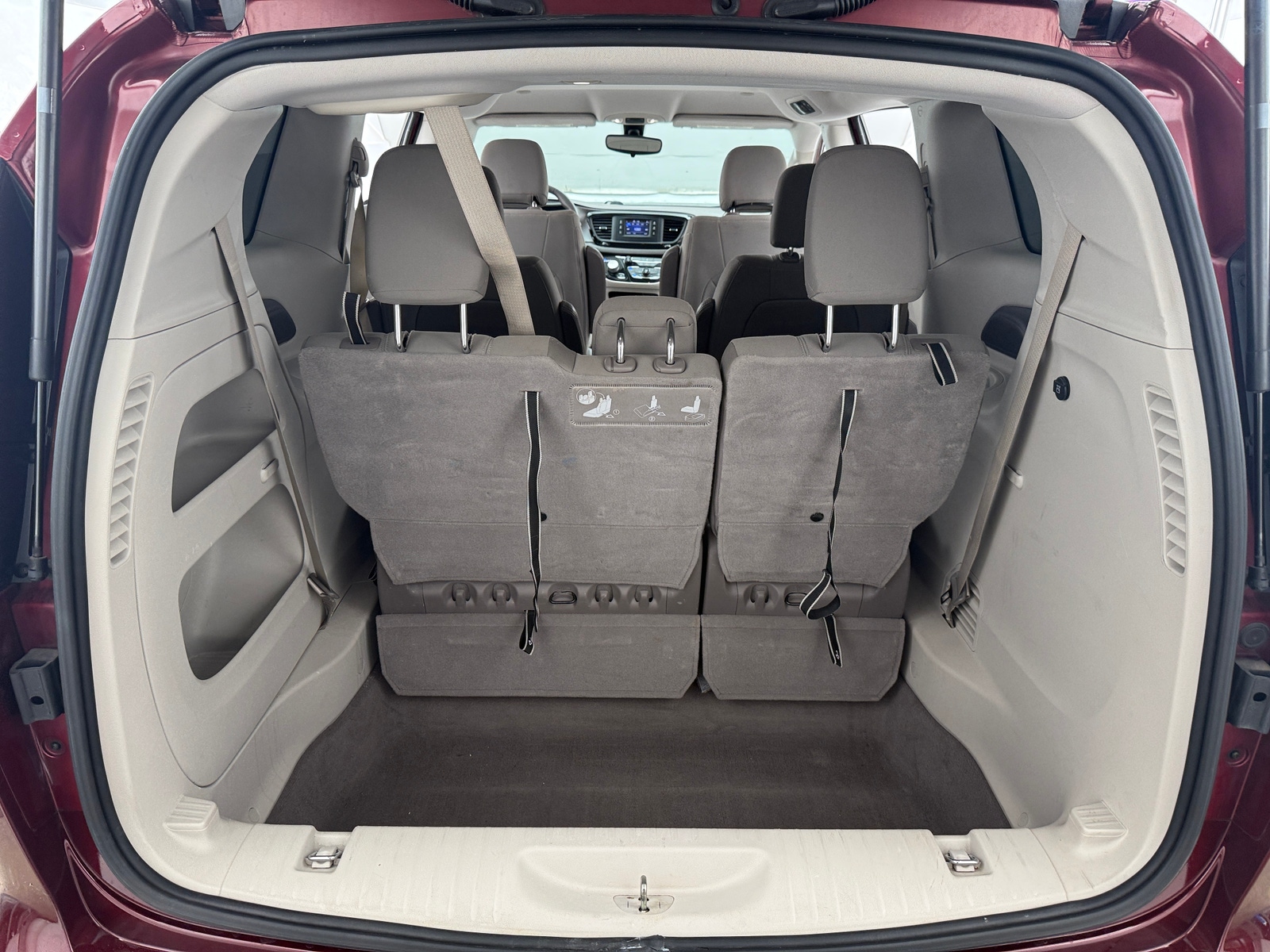 Thumbnail: 2017 Chrysler Pacifica - 7