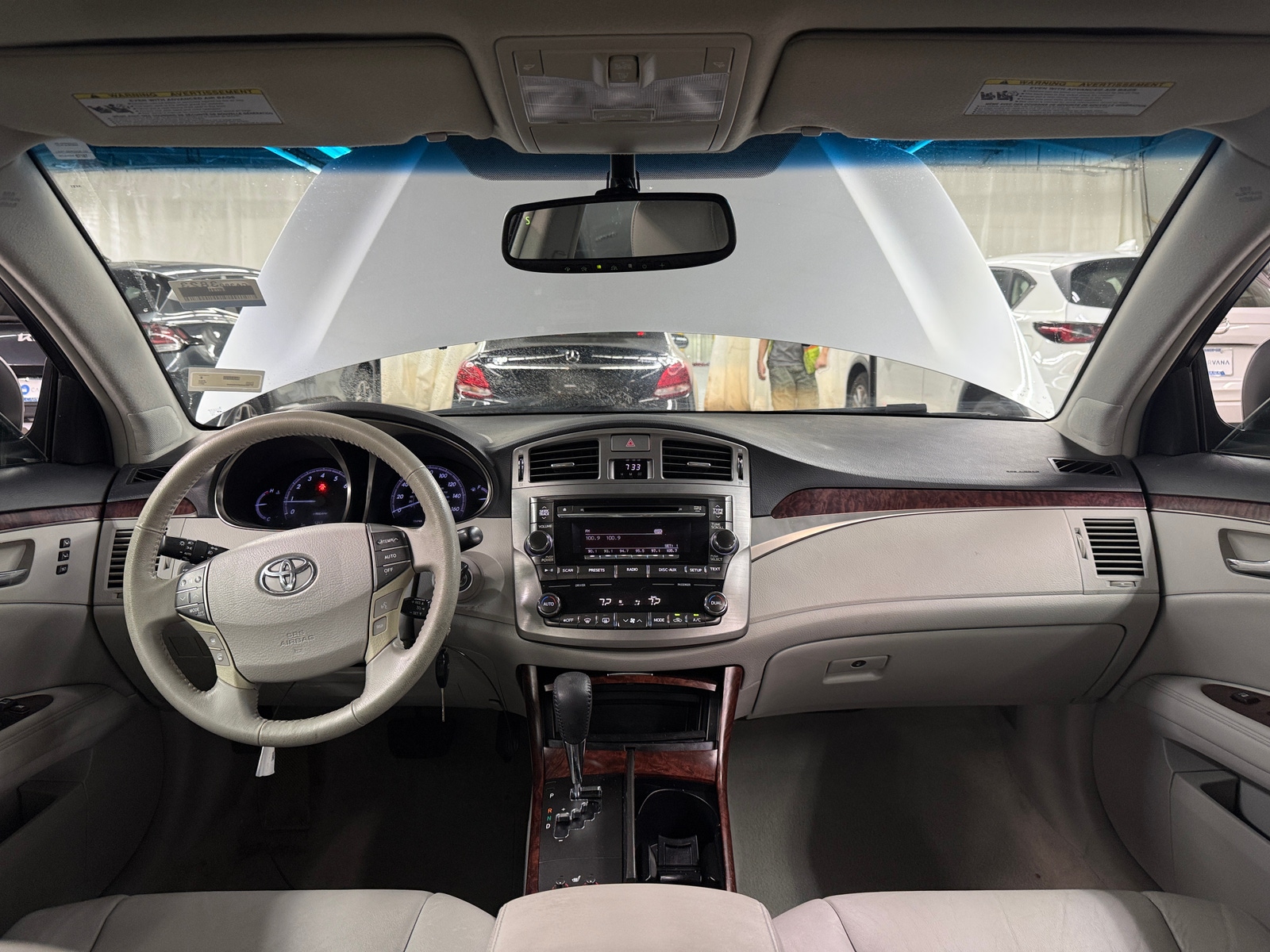 Thumbnail: 2011 Toyota Avalon - 3