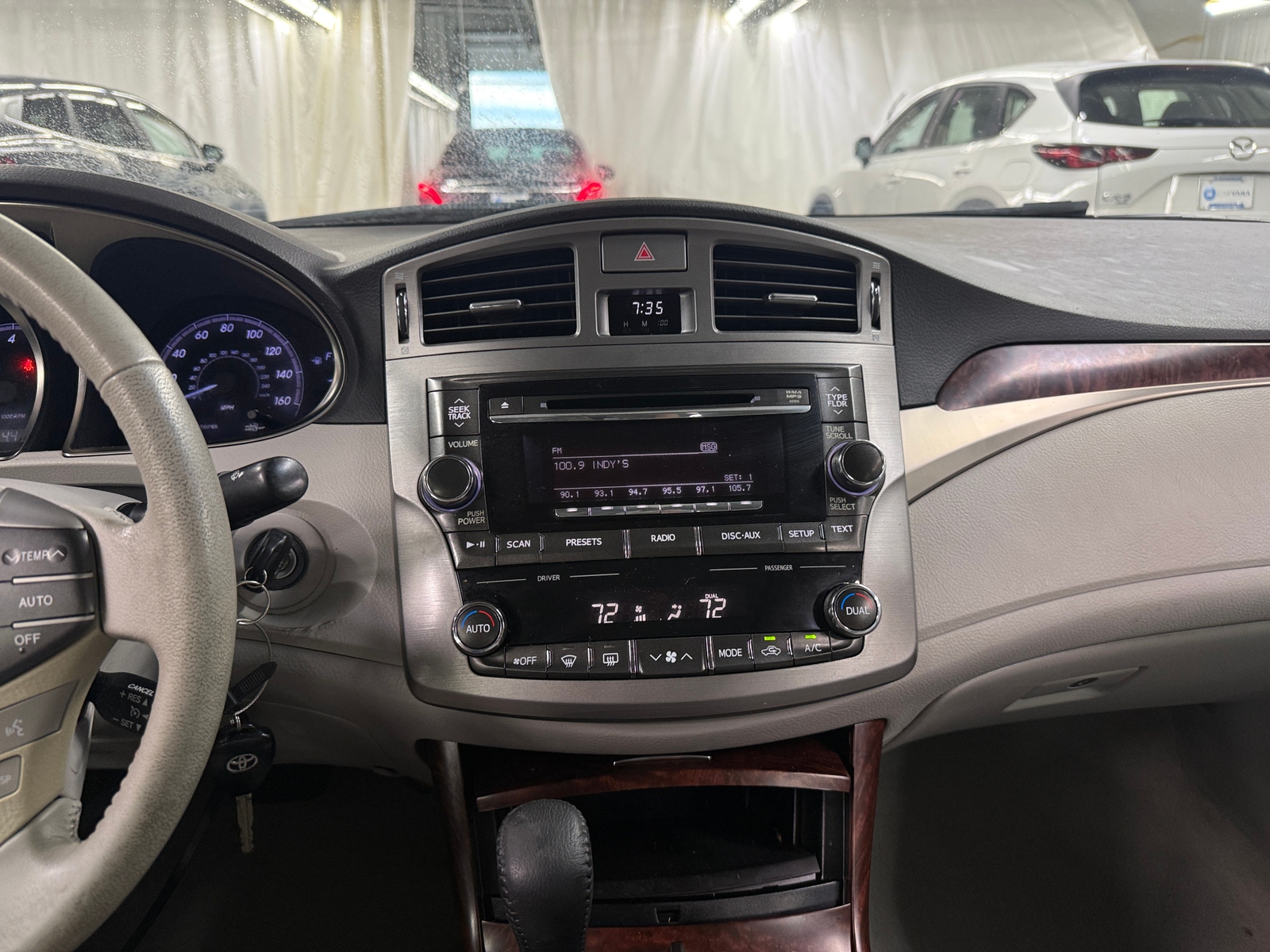 Thumbnail: 2011 Toyota Avalon - 4