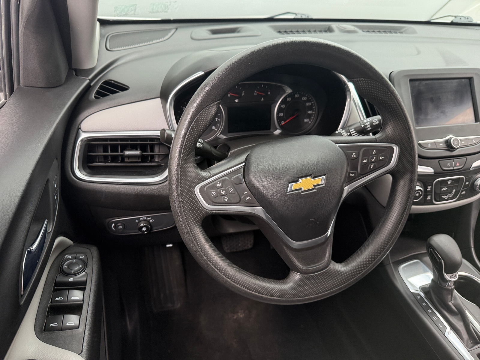 Thumbnail: 2022 Chevrolet Equinox - 5