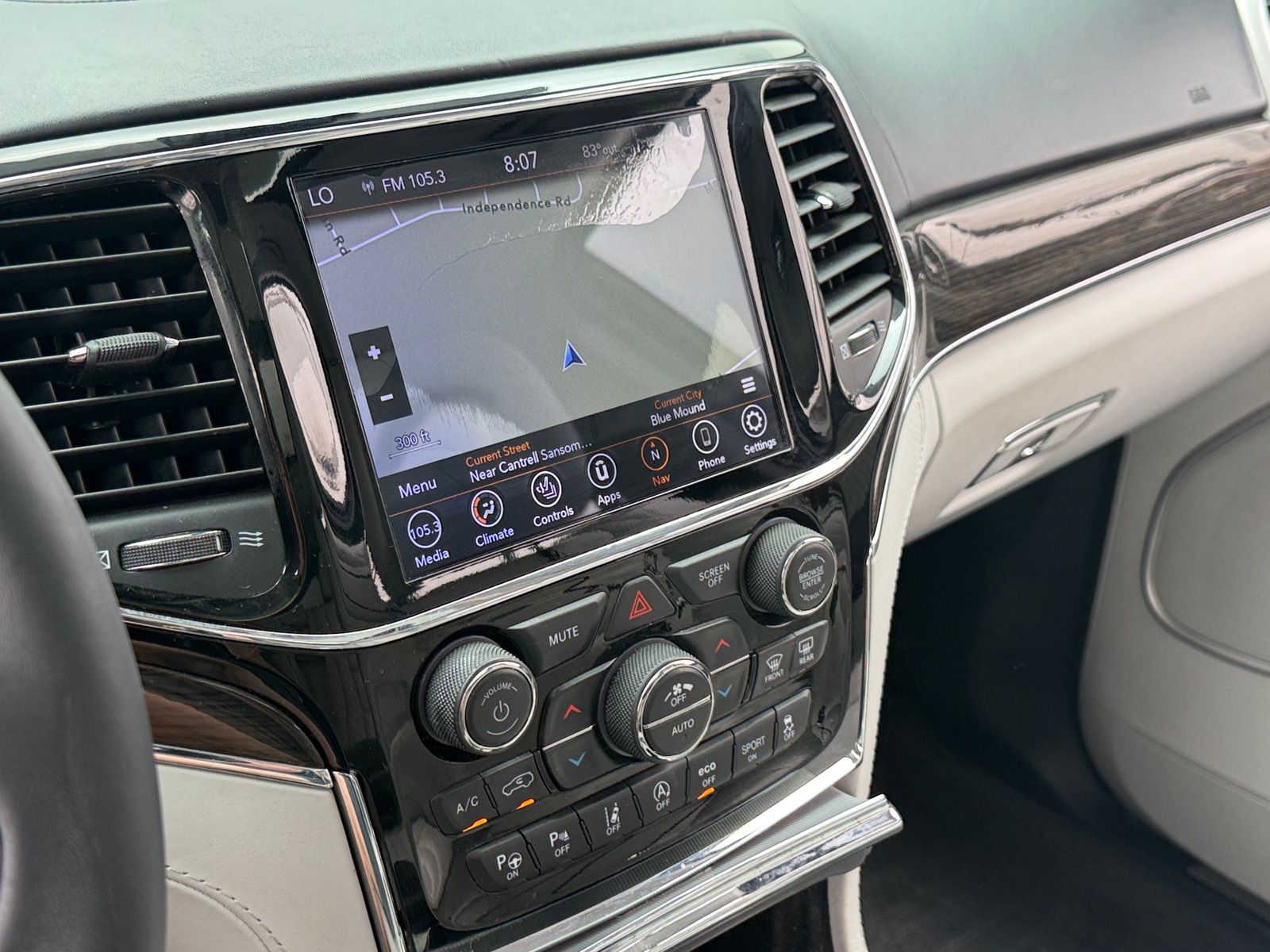 Thumbnail: 2020 Jeep Grand Cherokee - 3