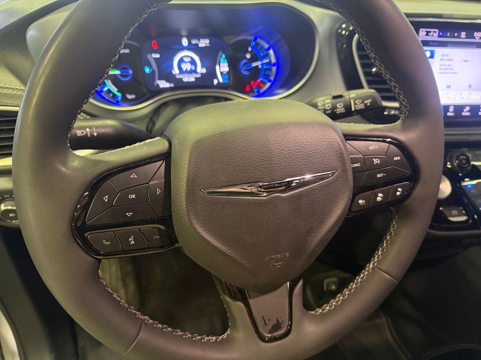 Thumbnail: 2024 Chrysler Pacifica - 4