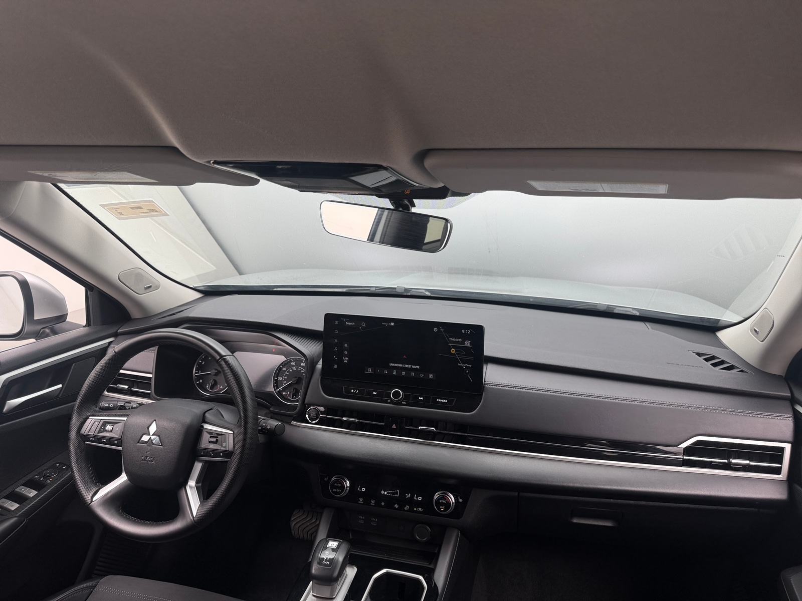 Thumbnail: 2025 Mitsubishi Outlander - 2