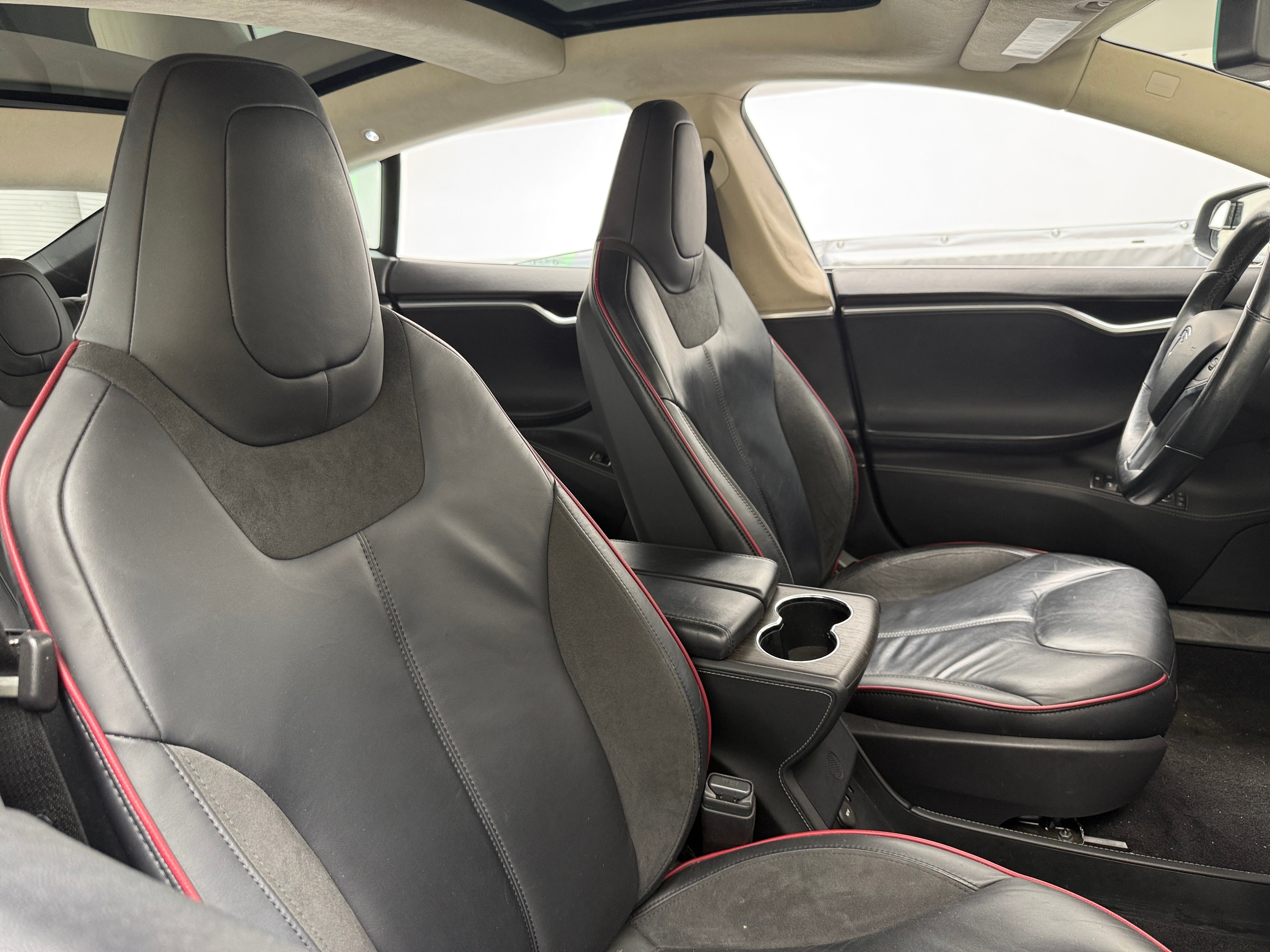 Used 2014 Tesla Model S S with VIN 5YJSA1H16EFP49015 for sale in Pewaukee, WI