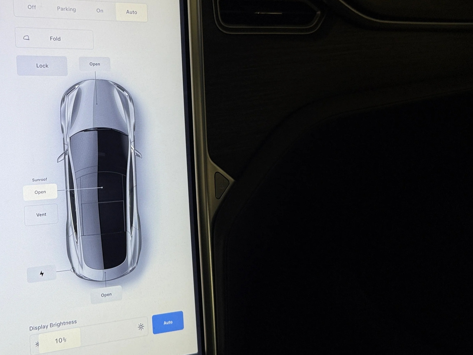 Thumbnail: 2014 Tesla Model S - 3