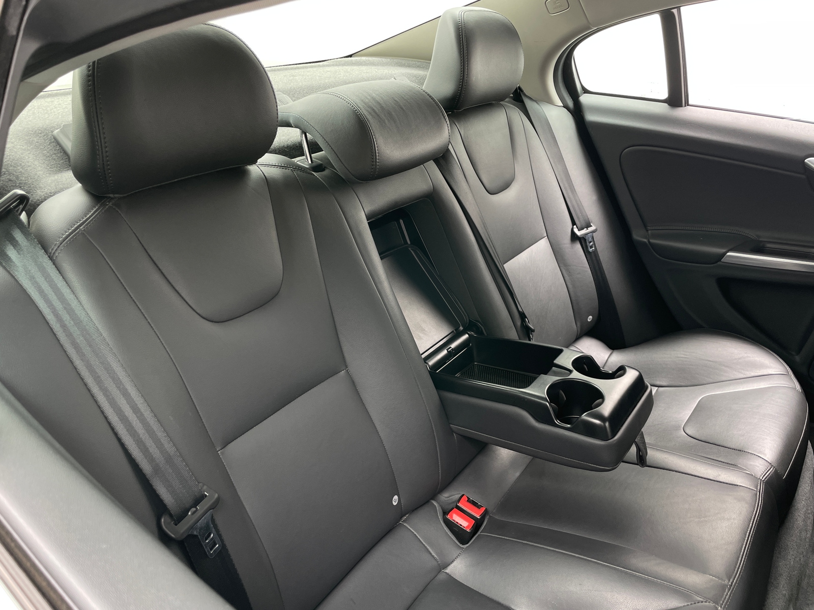 Thumbnail: 2016 Volvo S60 - 5