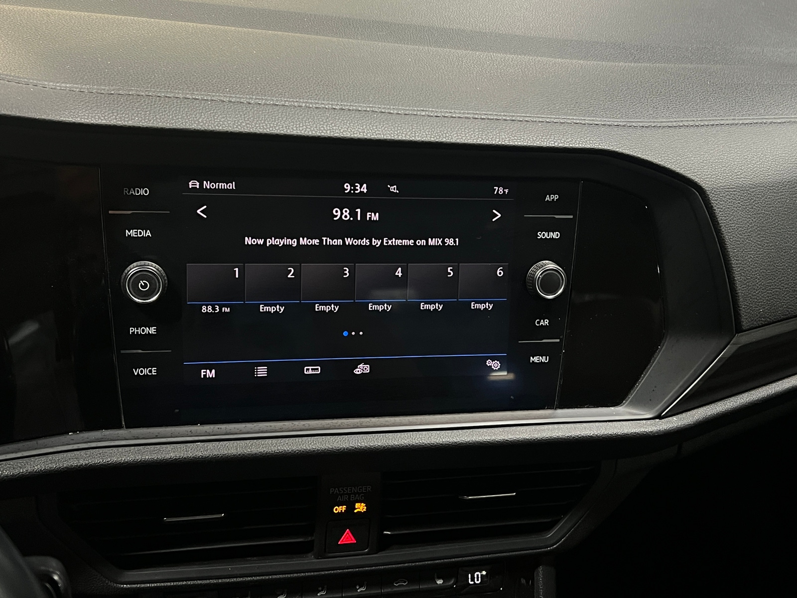 Thumbnail: 2019 Volkswagen Jetta - 3