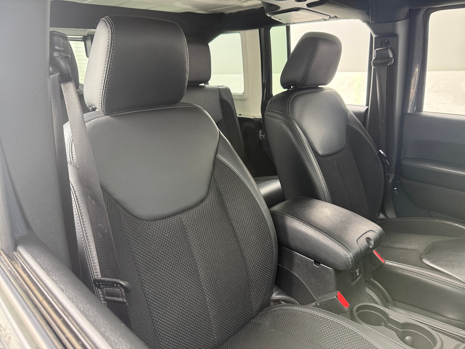 Thumbnail: 2017 Jeep Wrangler - 2
