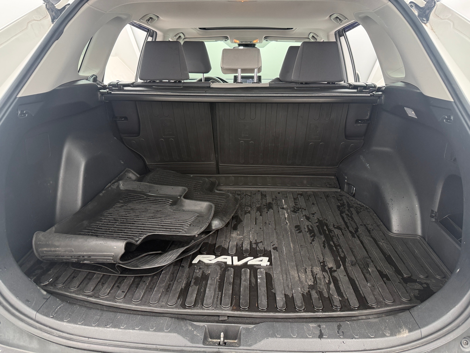 Thumbnail: 2019 Toyota RAV4 - 7