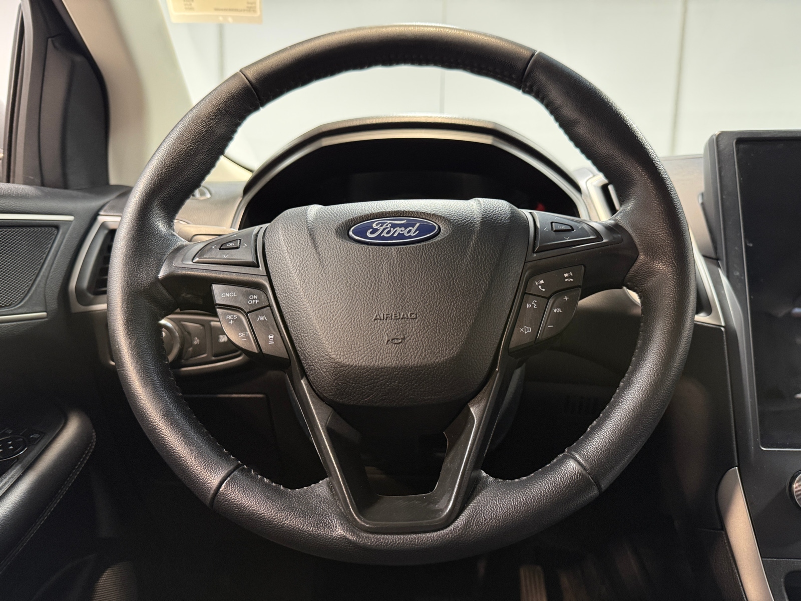 Thumbnail: 2022 Ford Edge - 4