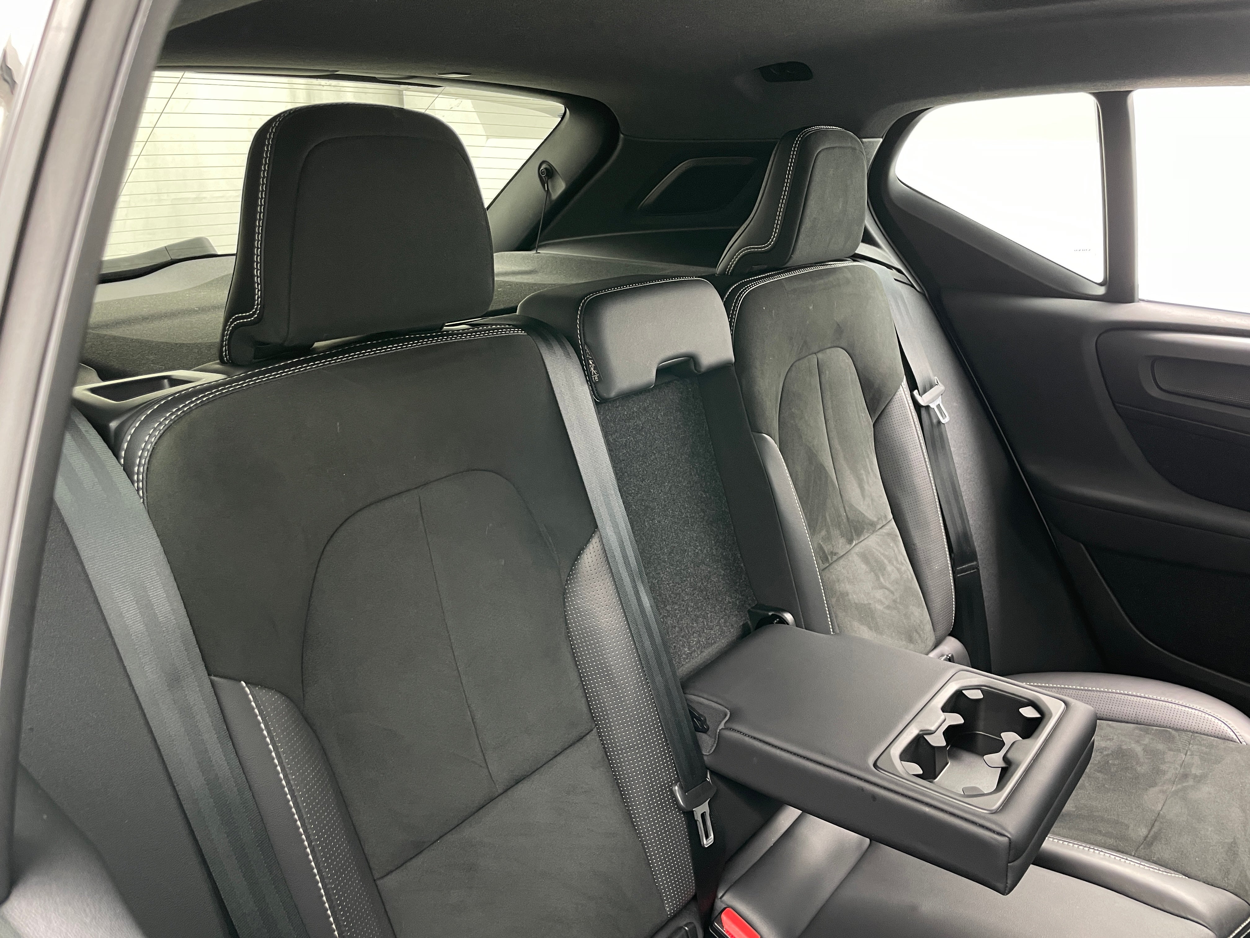 Used 2021 Volvo XC40 Recharge with VIN YV4ED3UR2M2605021 for sale in Oak Creek, WI