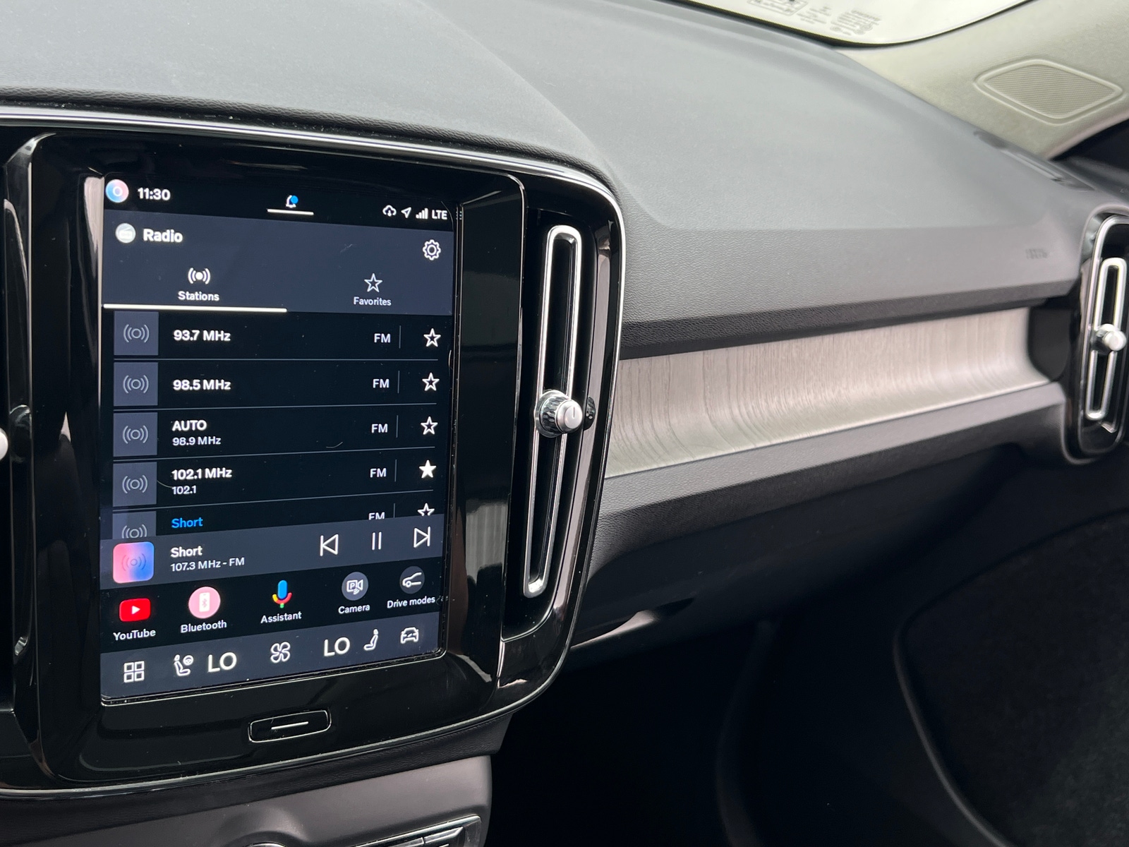 Thumbnail: 2023 Volvo XC40 - 3