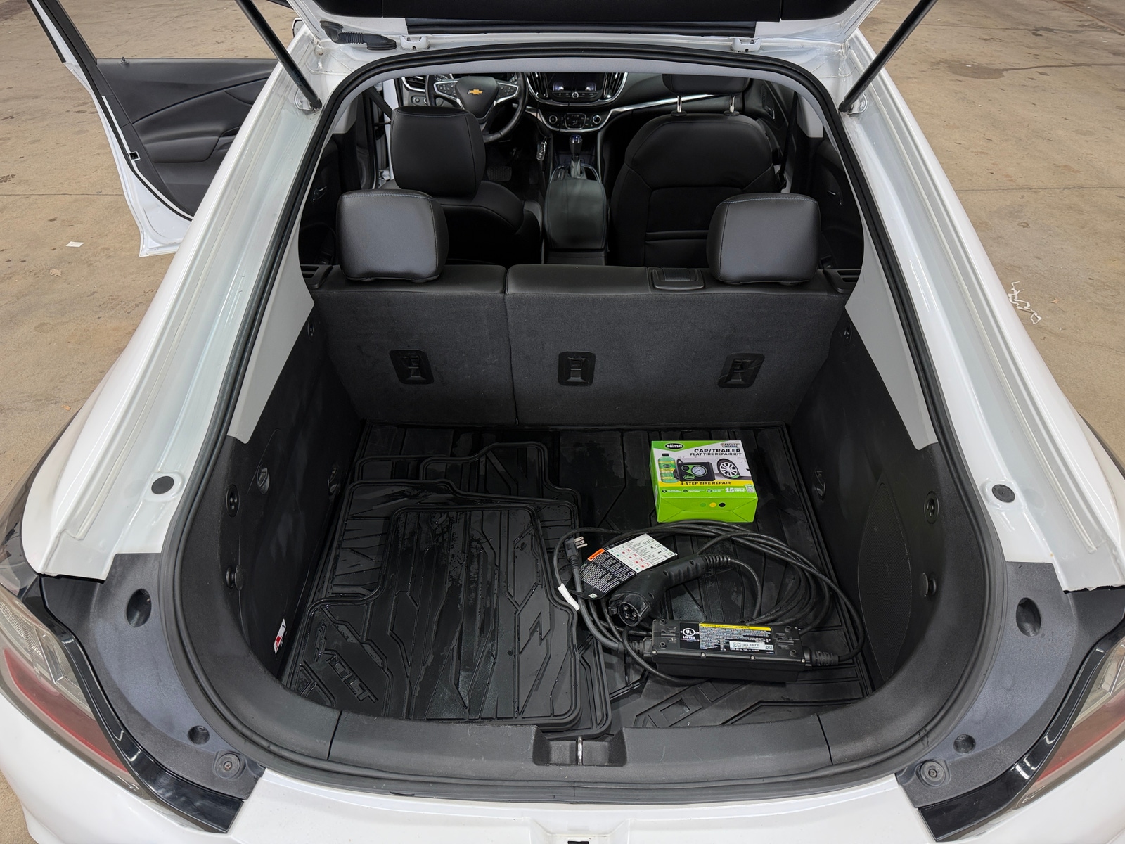 Thumbnail: 2018 Chevrolet Volt - 6