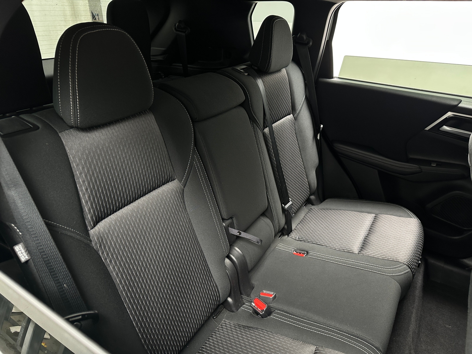 Thumbnail: 2024 Mitsubishi Outlander - 6