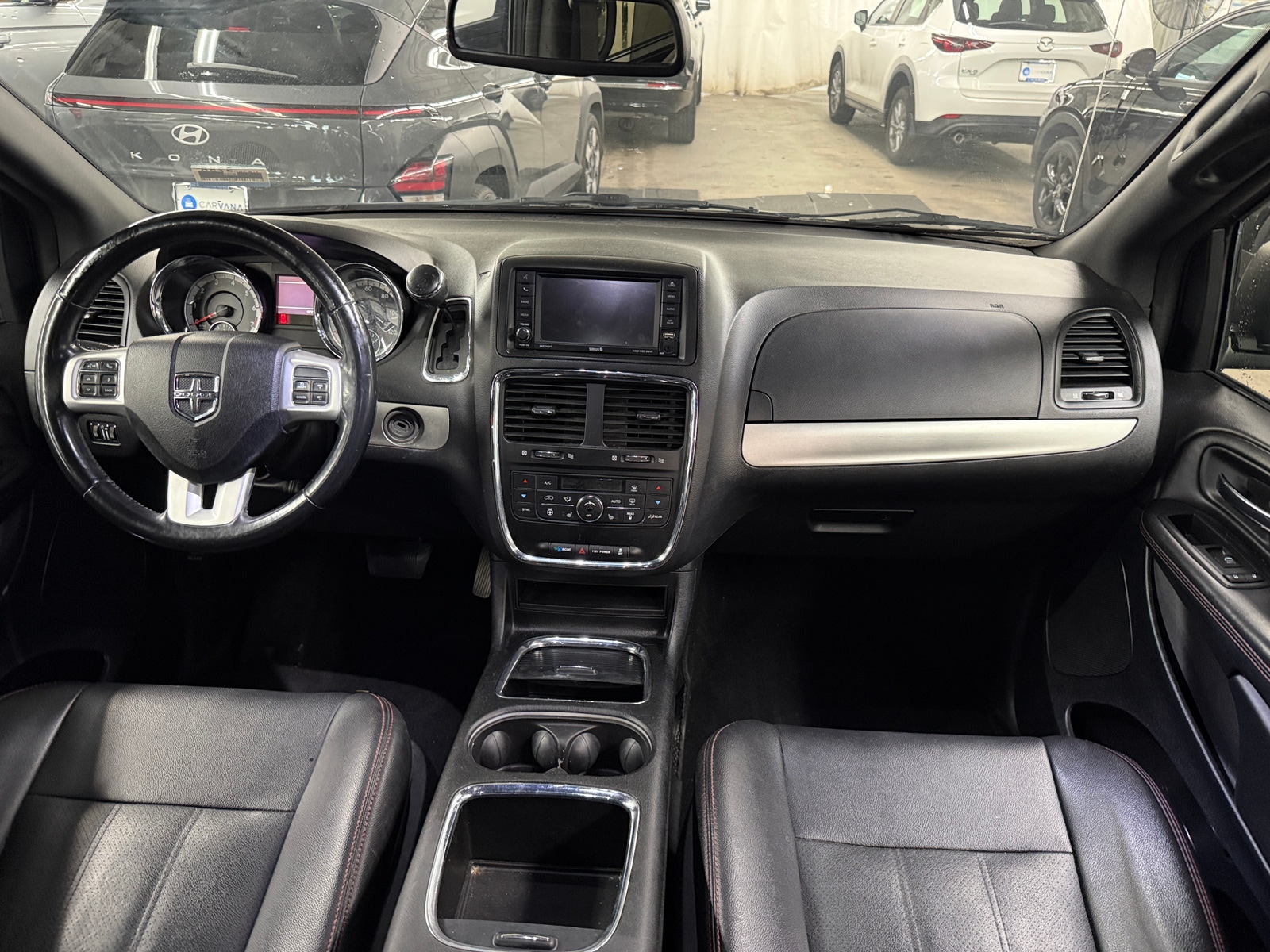 Thumbnail: 2019 Dodge Grand Caravan - 2