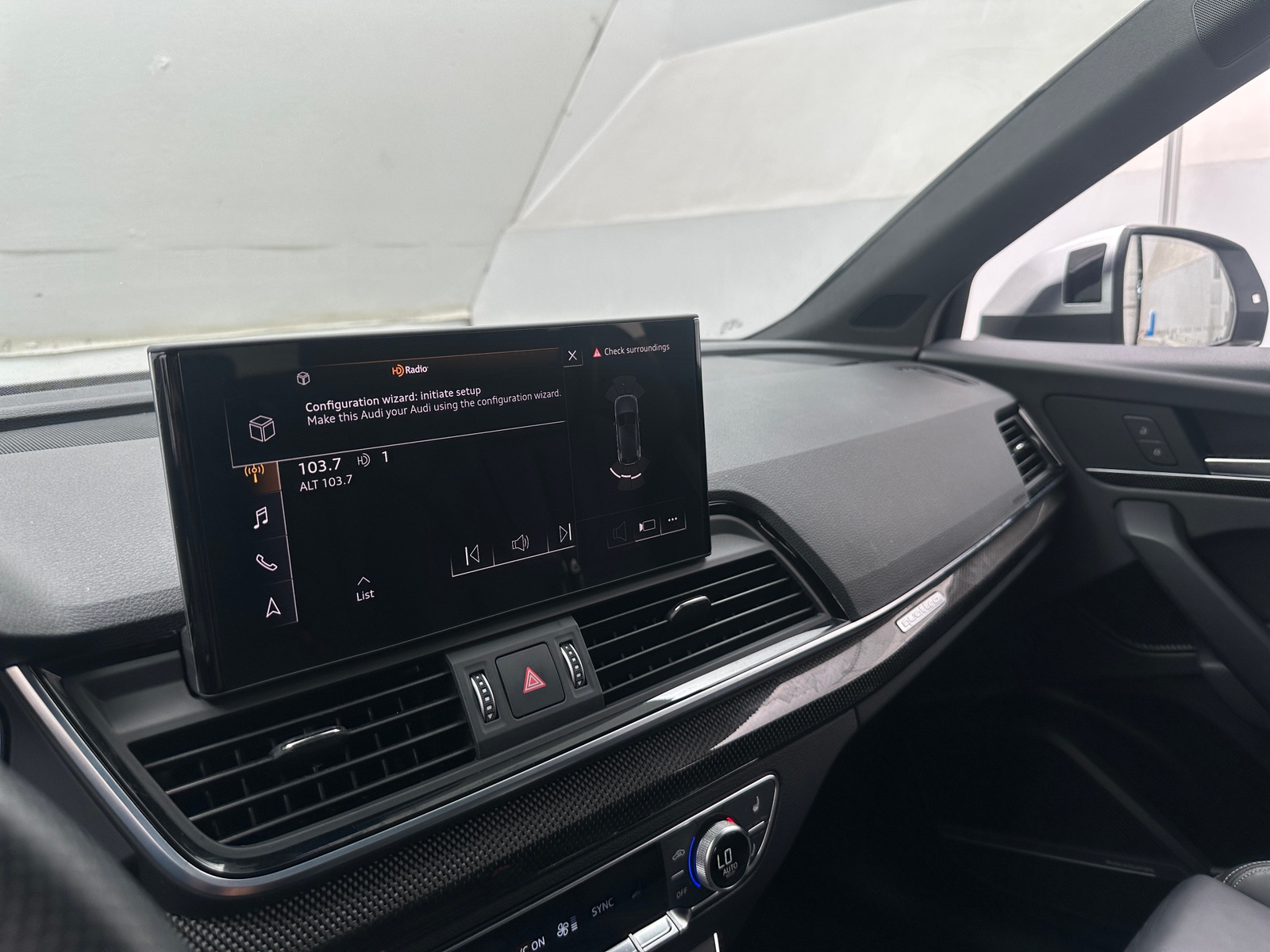 Thumbnail: 2023 Audi SQ5 - 3