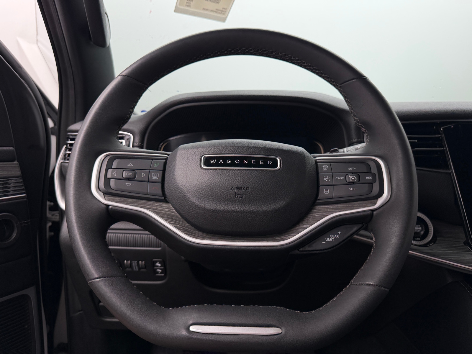 Thumbnail: 2024 Jeep Wagoneer - 4