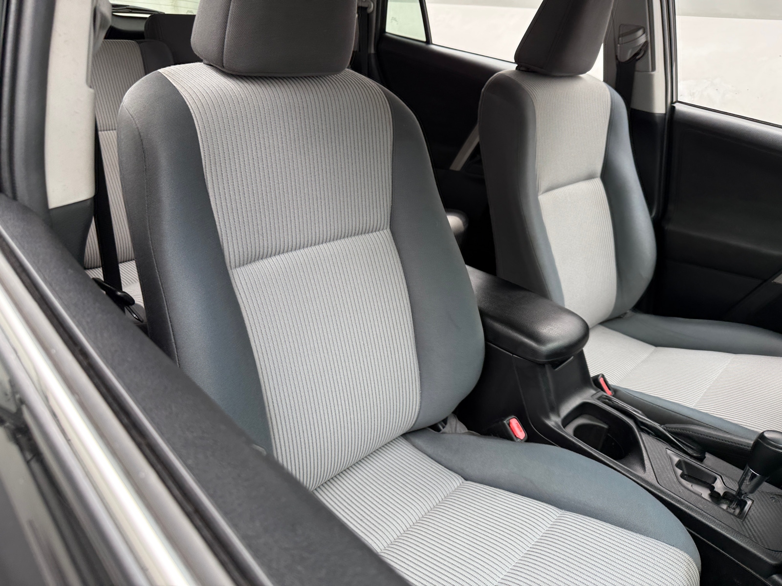 Thumbnail: 2015 Toyota RAV4 - 2