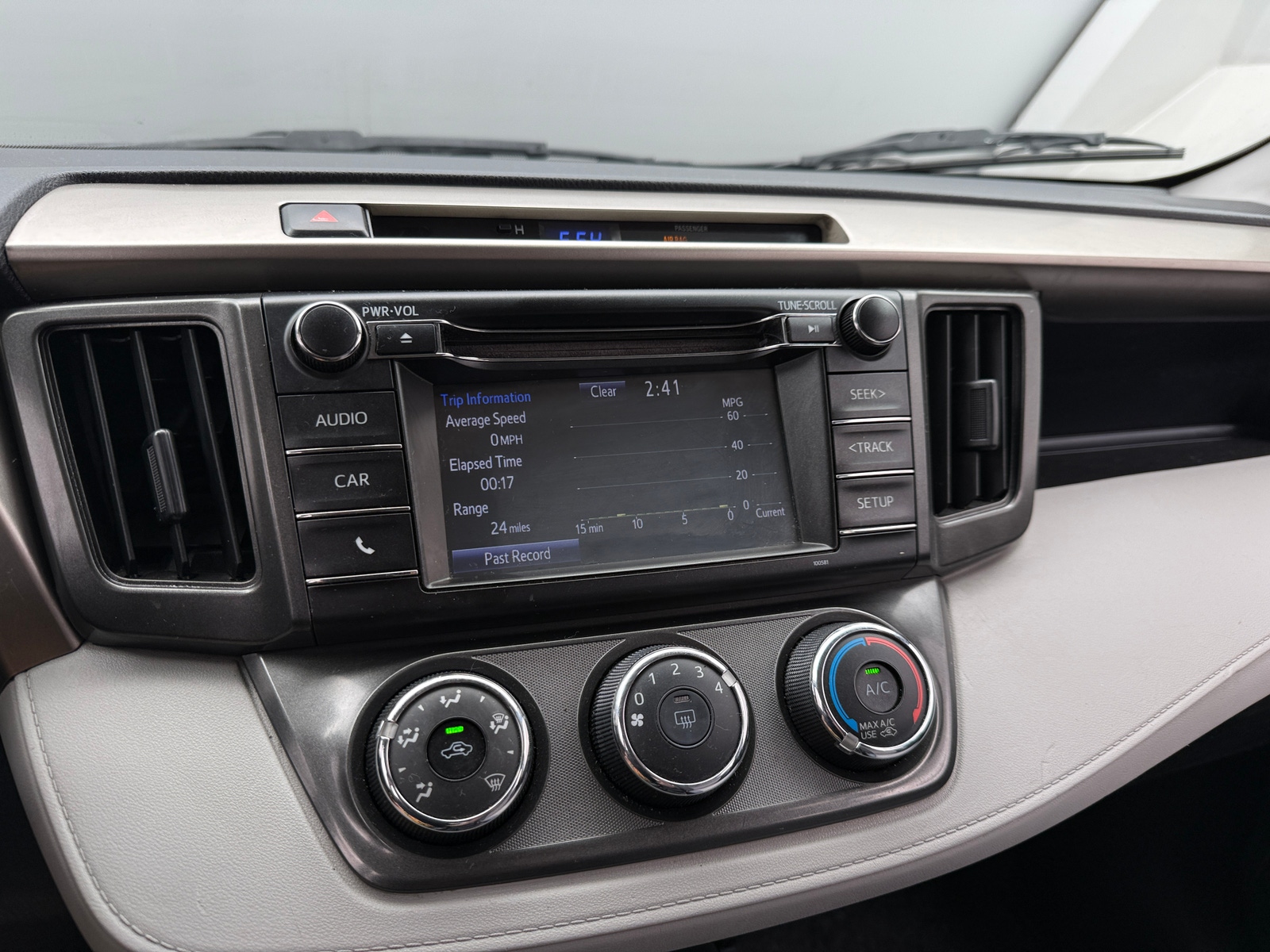 Thumbnail: 2015 Toyota RAV4 - 4