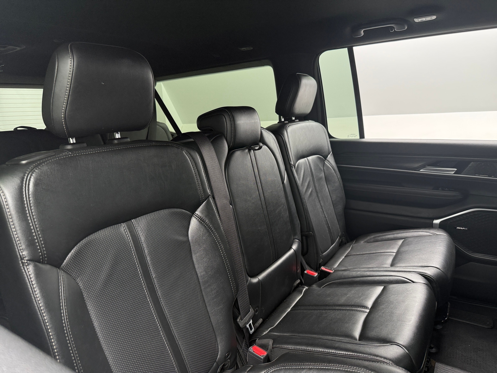 Thumbnail: 2023 Jeep Wagoneer - 5